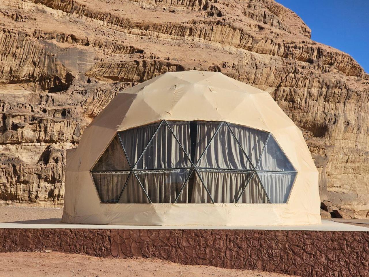 Wadi Rum Oscar Camp Bagian luar foto