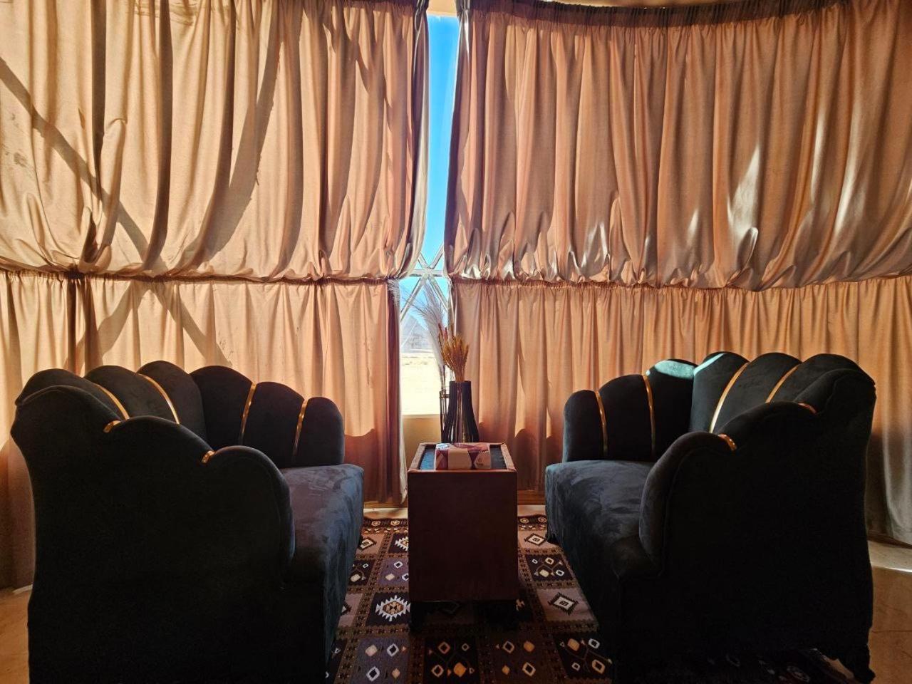 Wadi Rum Oscar Camp Bagian luar foto